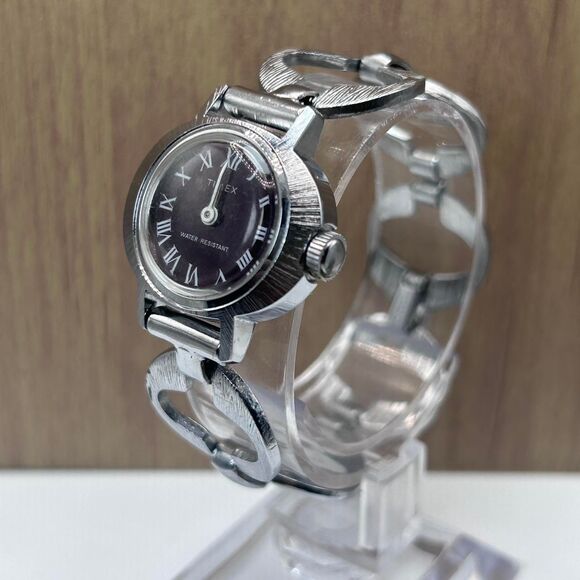 Vintage Timex Dynamic France Ladies Watch Oval Roman Dial Mechanical PARTS 25mm - Picture 1 of 4